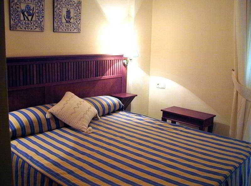 Apartamentos Turisticos Anoreta Rincón de la Victoria Eksteriør bilde