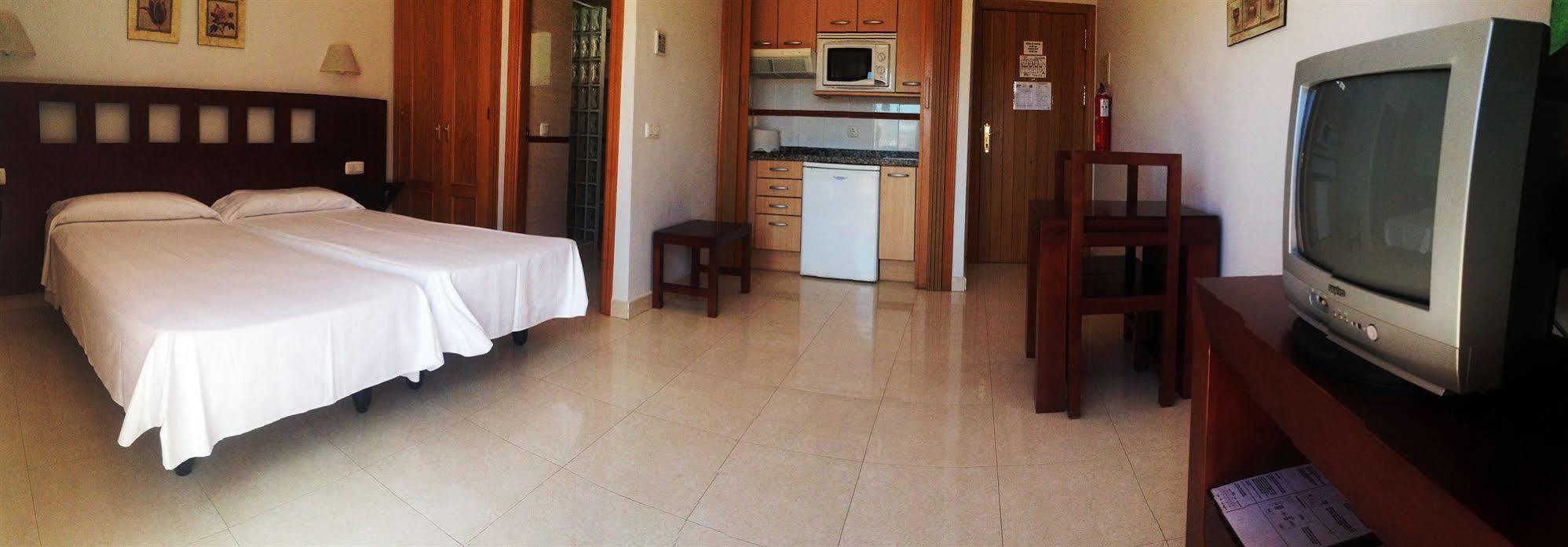 Apartamentos Turisticos Anoreta Rincón de la Victoria Eksteriør bilde